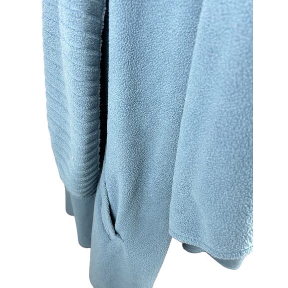 Le Moda Poncho Womens One Size Scarf Fleece Cape Jacket Blue Button Pockets - Picture 7 of 8
